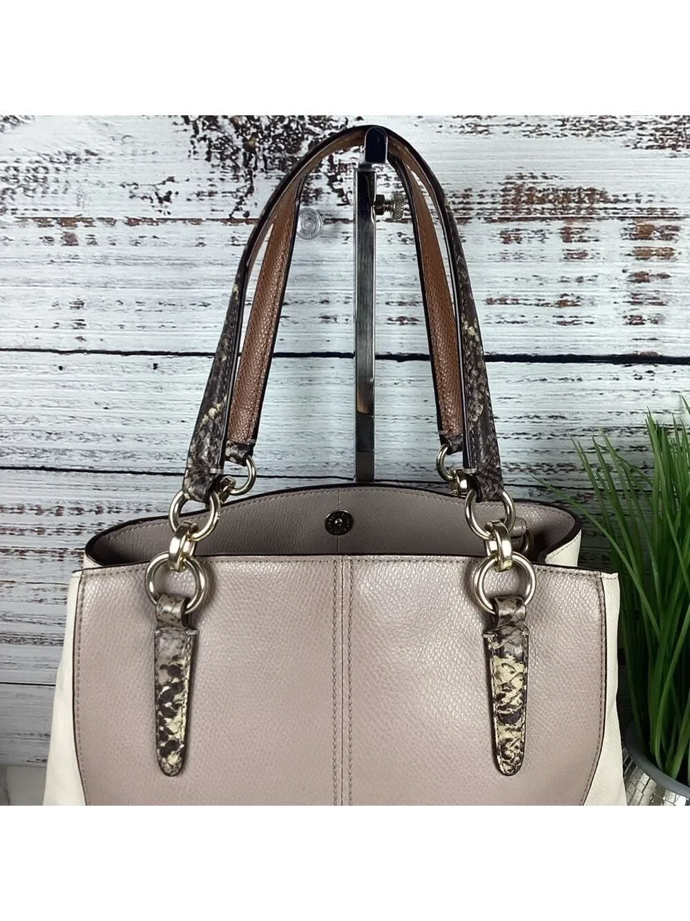 Coach Minetta‎ toupe bag White exotic leather hand shoulder purse